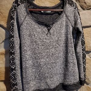 Maurice's sz LG long sleeve, gray & black shirt